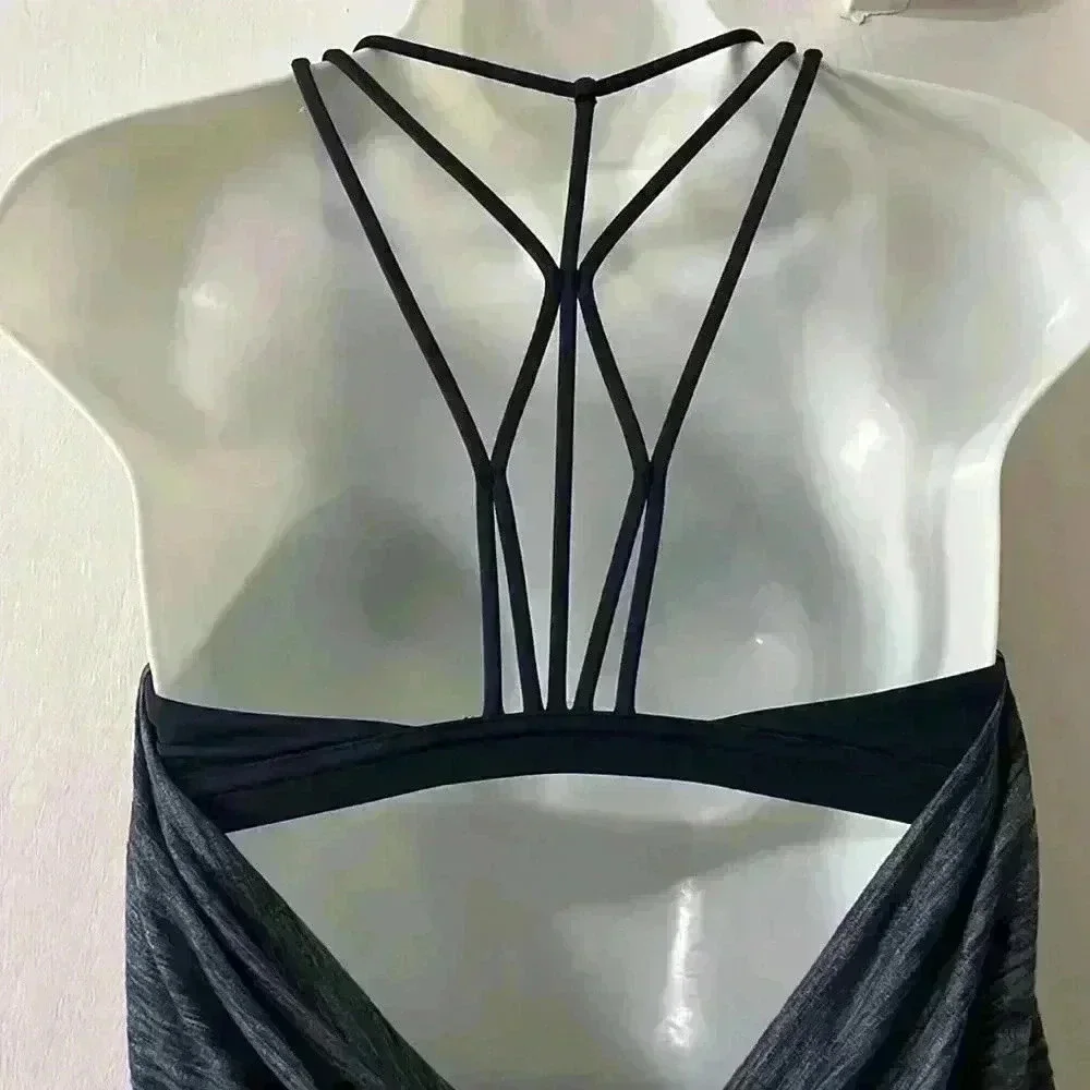 Lululemon woman’s top